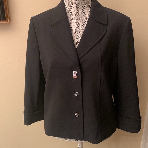 Tahari Black tailor jacket - Picture 8 of 8